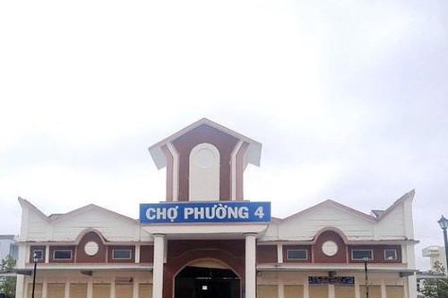 Chợ xây 13 tỷ đồng nhưng vắng tiểu thương, khách mua hàng