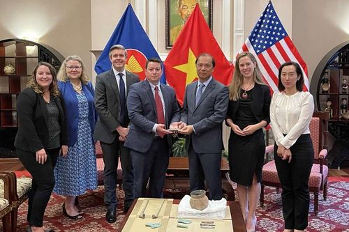 FBI trao trả hiện vật, cổ vật văn hóa lưu trữ trái phép cho Việt Nam