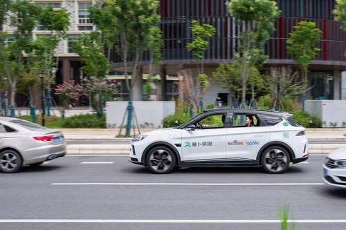 Dịch vụ taxi tự hành đầu tiên của Trung Quốc chính thức đi vào hoạt động