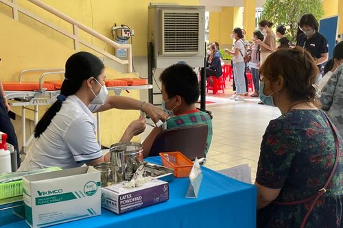 Tỷ lệ tiêm vaccine COVID-19 cho trẻ tại TP Hồ Chí Minh thấp hơn so với cả nước