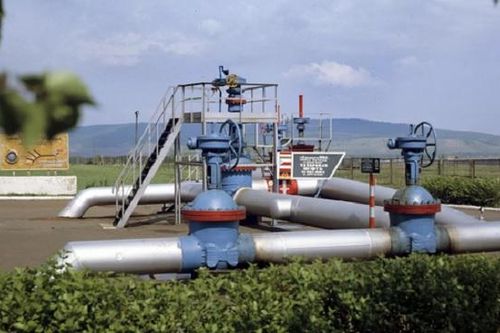 Ukraine ngừng trung chuyển dầu Nga cho Hungary và Séc