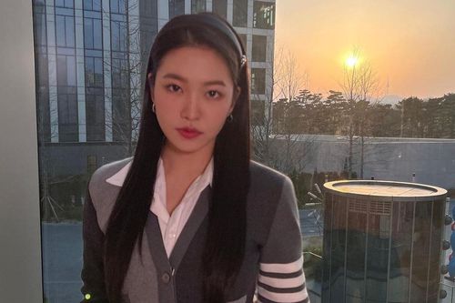 Bị YouTuber miệt thị, một nữ ca sĩ nổi tiếng thẳng thắn đáp trả: 'Tôi sẽ sống theo cách tôi muốn'