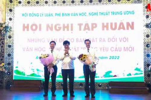 Khai mạc Hội nghị tập huấn lý luận, phê bình văn học- nghệ thuật năm 2022 tại An Giang
