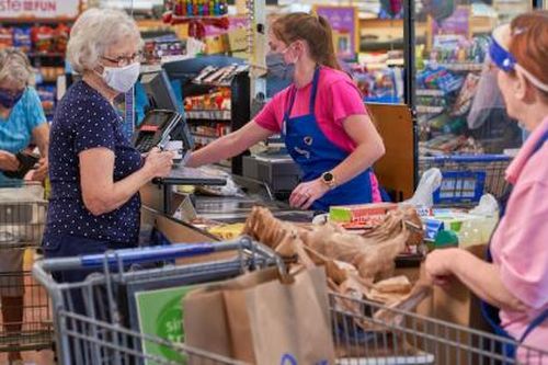 Fed có thể nâng lãi suất mạnh vì số liệu vĩ mô quá tích cực
