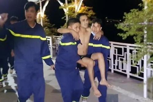 Cảnh sát PCCC cứu sống thanh niên nhảy cầu Rạch Miễu tự tử trong đêm