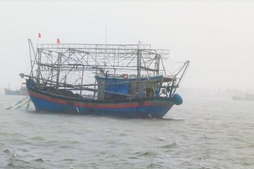Mất liên lạc với 5 ngư dân ở vùng biển Hà Tĩnh