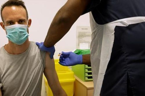 FDA đề xuất phương pháp mới tiêm vaccine đậu mùa khỉ giúp tiêm được cho nhiều người hơn