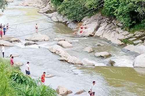 Tìm thấy thi thể du khách bị lũ cuốn trôi khi đang chụp ảnh ở Sapa