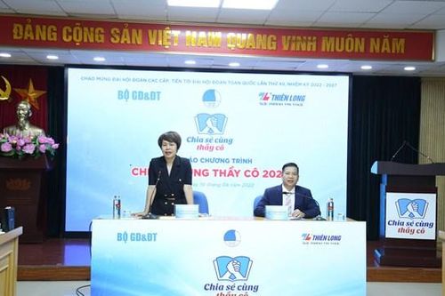 Tuyên dương 70 giáo viên trong chương trình 'Chia sẻ cùng thầy cô' năm 2022