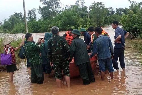 Mưa lũ gây ngập lụt nhiều nhà cửa và diện tích cây trồng ở Đắk Lắk