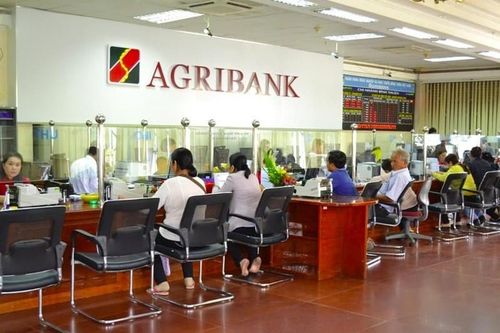 Nhân viên ngân hàng kịp thời ngăn chặn vụ lừa đảo chuyển tiền để nhận quà