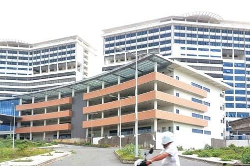 10 năm, bệnh viện 1.500 giường chưa rõ ngày về đích