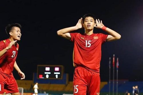 U19 Việt Nam sẽ gặp U19 Malaysia ở trận chung kết; Thủ môn Văn Chuẩn đặt mục tiêu trình làng Hà Nội FC
