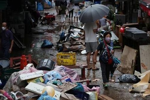 Chùm ảnh Thủ đô Hàn Quốc 'tan hoang' sau trận mưa lũ lịch sử