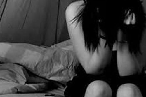 Chú ruột bị cháu gái cắt phăng 'của quý' sau khi bị cưỡng hiếp