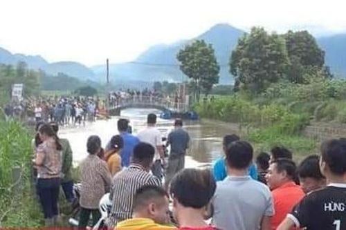 Phú Thọ: Đi qua đập tràn, nhân viên y tế bị nước cuốn trôi