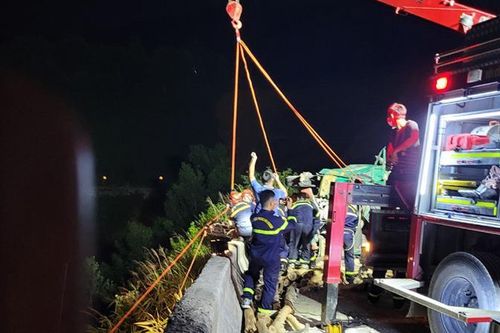 Ban An toàn giao thông chỉ đạo khắc phục hậu quả vụ tai nạn ở Thừa Thiên Huế