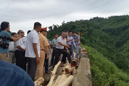 Cần quan tâm đến thân nhân người tử nạn trong vụ tai nạn giao thông nghiêm trọng ở Thừa Thiên Huế