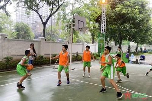 Khởi tranh vòng chung kết giải bóng rổ học sinh tiểu học Hà Nội