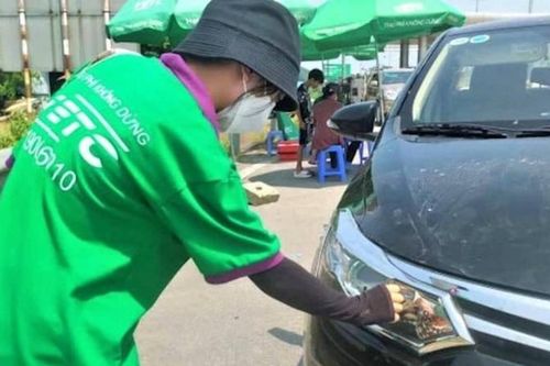 Gần 40.000 ô tô bị dán chồng thẻ thu phí không dừng