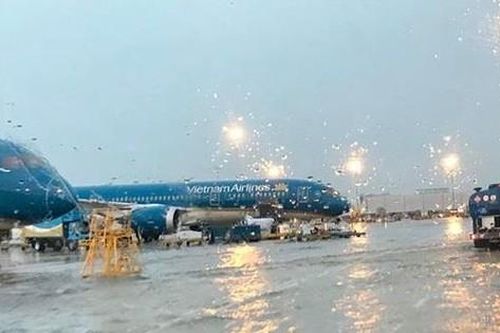 Nhiều chuyến bay hôm nay bị ảnh hưởng bởi bão số 2