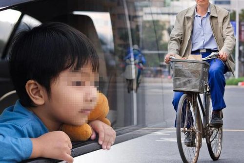 Học sinh đi BMW, thầy giáo đạp xe đi dạy được không?