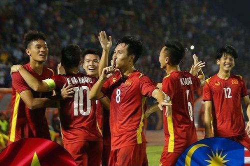 'Thần xà ngang' cứu nguy, U19 Việt Nam lên ngôi U19 Quốc tế 2022