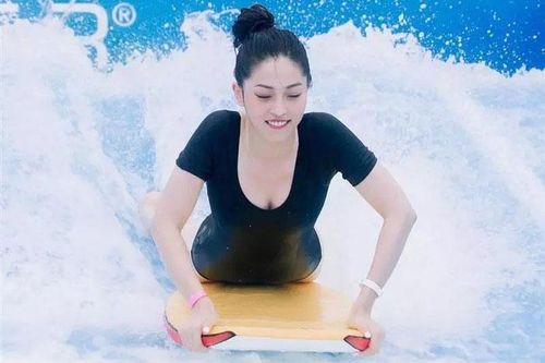 Phương Nga sexy hết nấc vẫn nhận kết 'đắng' qua ống kính của chồng, Bảo Thy lại khác hẳn