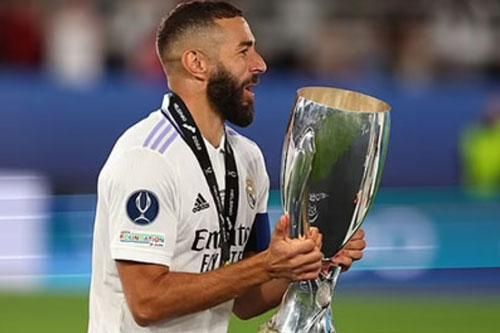 HLV Ancelotti ủng hộ Benzema giành Quả bóng vàng