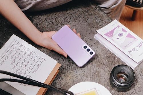 Mở bán smartphone Galaxy S22 màu tím Bora