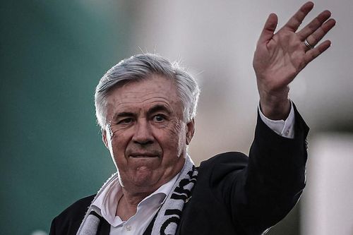 'Bố già' Carlo Ancelotti vượt qua Pep Guardiola để trở thành HLV vô địch Siêu cúp châu Âu nhiều nhất lịch sử