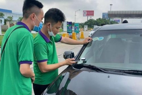 Gần 40.000 phương tiện bị dán chồng thẻ thu phí không dừng: Chưa có chế tài xử phạt