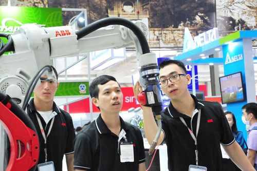 Triển lãm sản xuất công nghiệp quốc tế thu hút 200 thương hiệu lớn tham gia