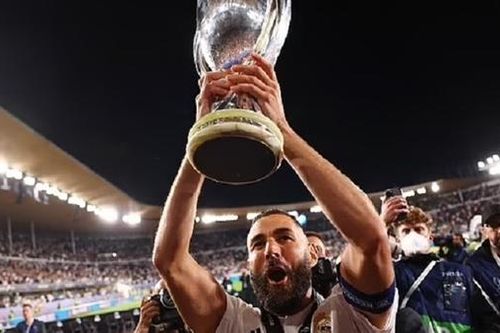 Tỏa sáng tại Siêu Cup châu Âu, Karim Benzema được ví là 'không thể thay thế' tại Real