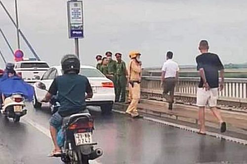 Xác định danh tính người đàn ông tử vong dưới chân cầu Nhật Tân