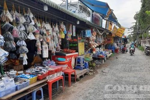 Vĩnh Long: Doanh nghiệp 'tận dụng' đất công xây dựng ki-ốt cho thuê