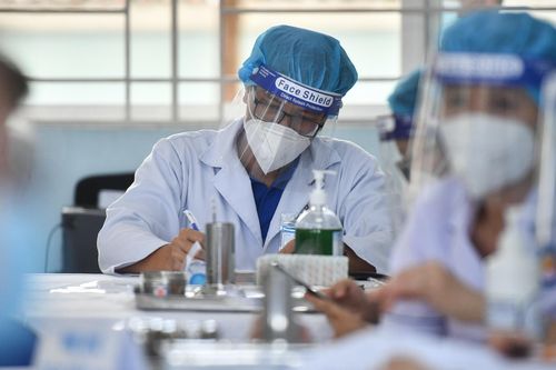 Số ca COVID-19 mới tăng lên 2.367, Nghệ An bổ sung 4.408 F0