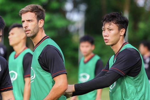 Đua vô địch V-League, SLNA chiêu mộ cựu tiền vệ Villarreal