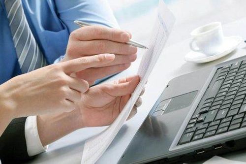 Chỉ huy trưởng của nhà thầu thi công có thể ký biên bản nghiệm thu?