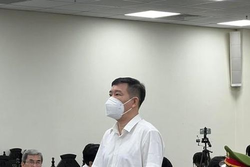 Cựu Trưởng Công an quận Tây Hồ hầu tòa với cáo buộc nhận hối lộ