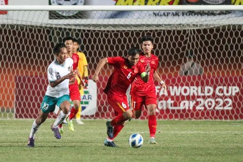 Cổ động viên Indonesia 'nổ tưng bừng' sau chiến thắng trước Việt Nam
