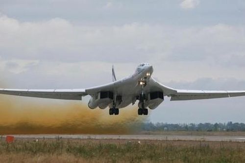 Vì sao Ấn Độ quan tâm đến 'Thiên nga trắng' Tu-160 của Nga?
