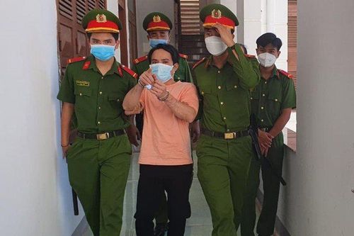 Sát hại 3 người nhà vợ cũ, ra tòa tiếp tục đòi giết em vợ