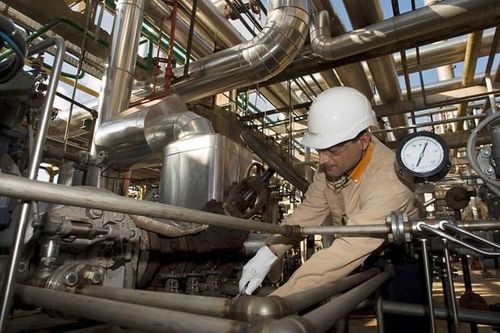 Một ngân hàng châu Âu đồng ý thanh toán phí quá cảnh dầu khí Nga