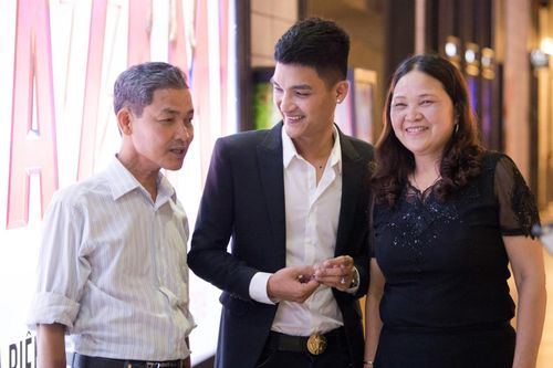 Vu Lan báo hiếu x Mạc Văn Khoa: Dành một năm cho đấng sinh thành, tự hứa sẽ không làm bố mẹ phiền lòng