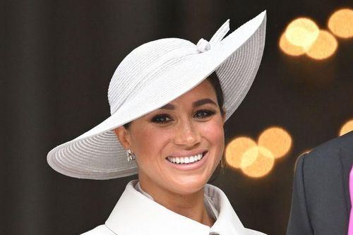 Meghan Markle không gây hại mà đang giúp hoàng gia Anh, lý do vì sao?