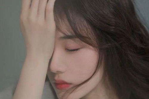 Nhìn mâm cơm cúng Rằm tháng 7, tôi nghẹn lòng và ôm mẹ bật khóc
