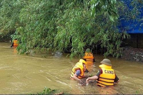Hoàn lưu bão số 2 gây mưa lớn làm 5 người chết và 2 người mất tích
