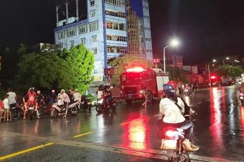 Hải Phòng: Sập nhà 6 tầng trong đêm