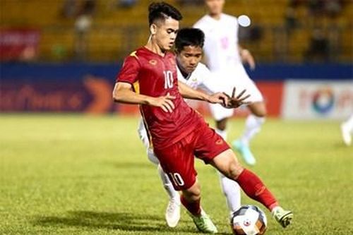 Nhịn ăn để được đá bóng